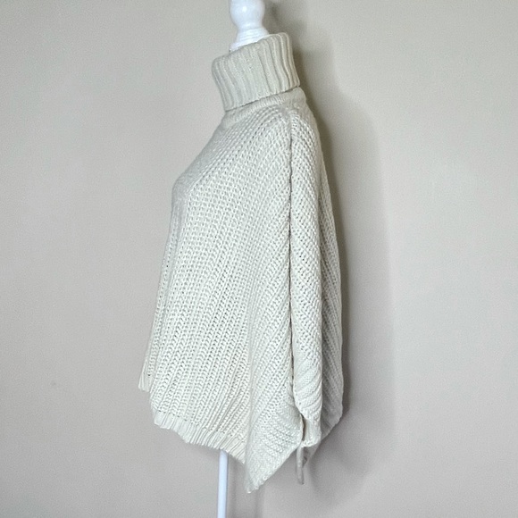 STEVE MADDEN Turtle Neck Poncho Bat Sleeve OSFM - Picture 2 of 11